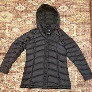 The North Face Women's 600 Down Black Puffer Jacket